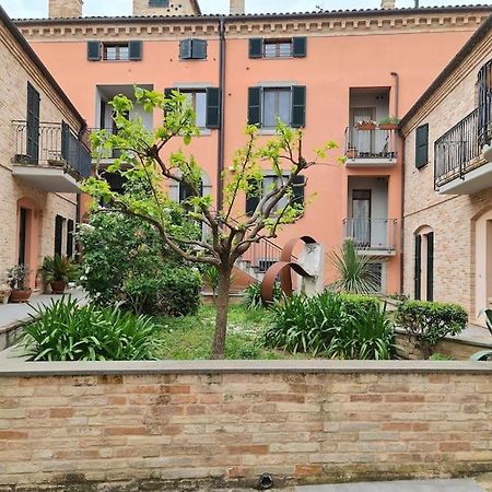 Scrigno Del Borgo-Intero Alloggio 몬텔루포네 외부 사진